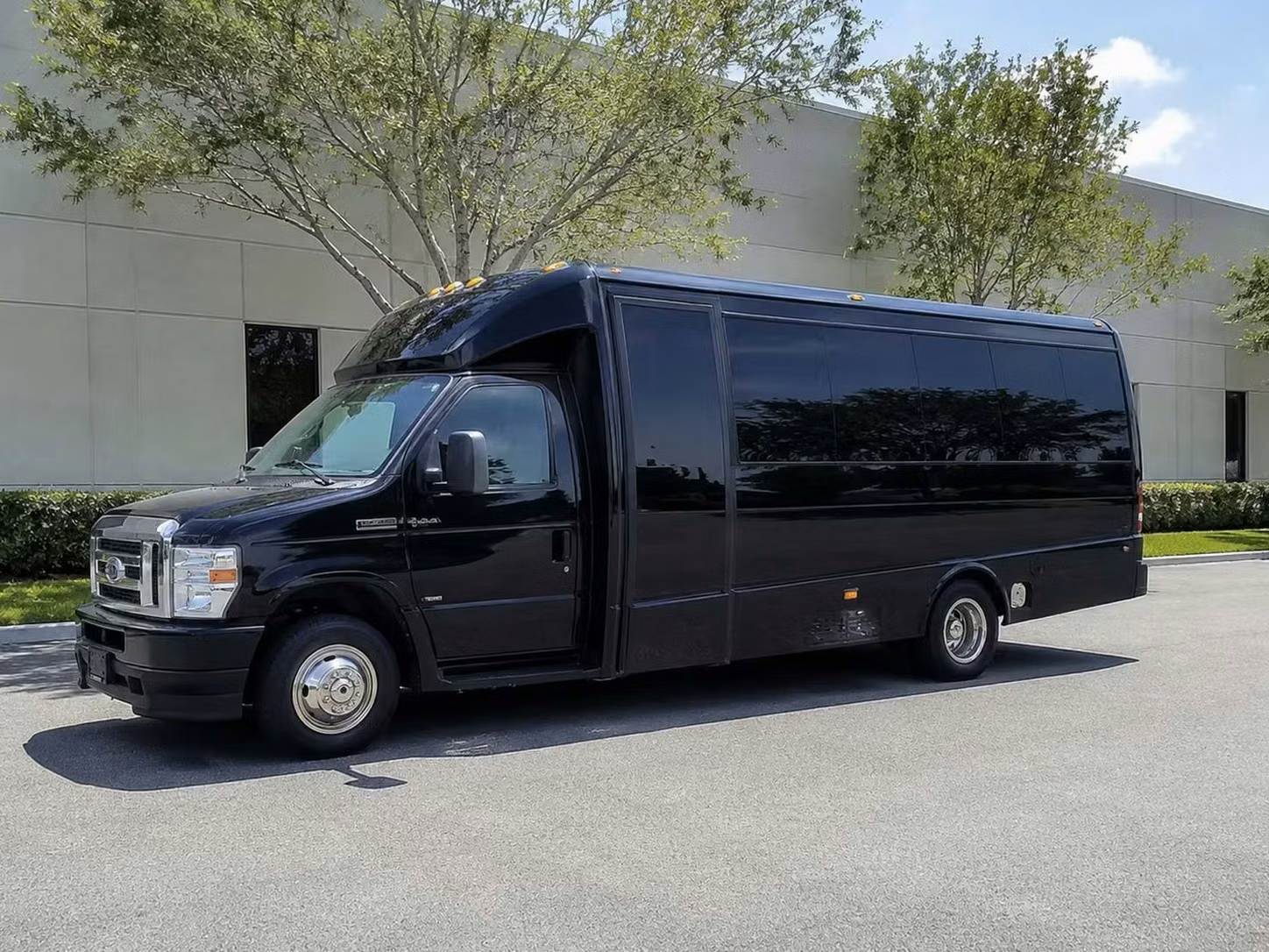 cedar falls 18 passenger minibus rental