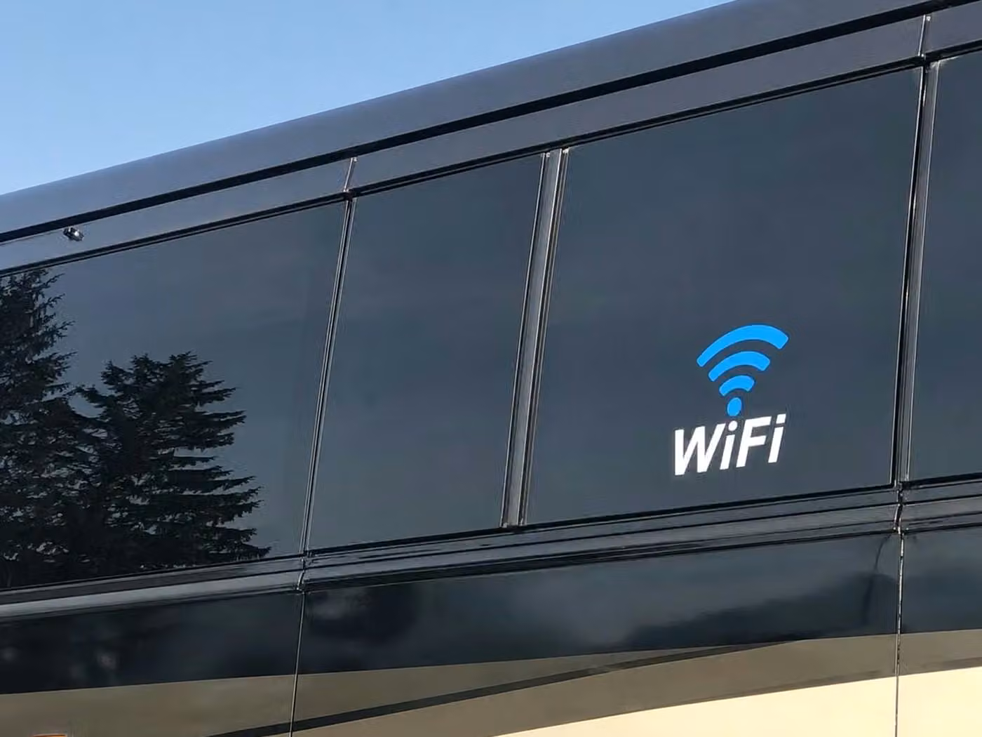 cedar falls 20 passenger minibus wifi