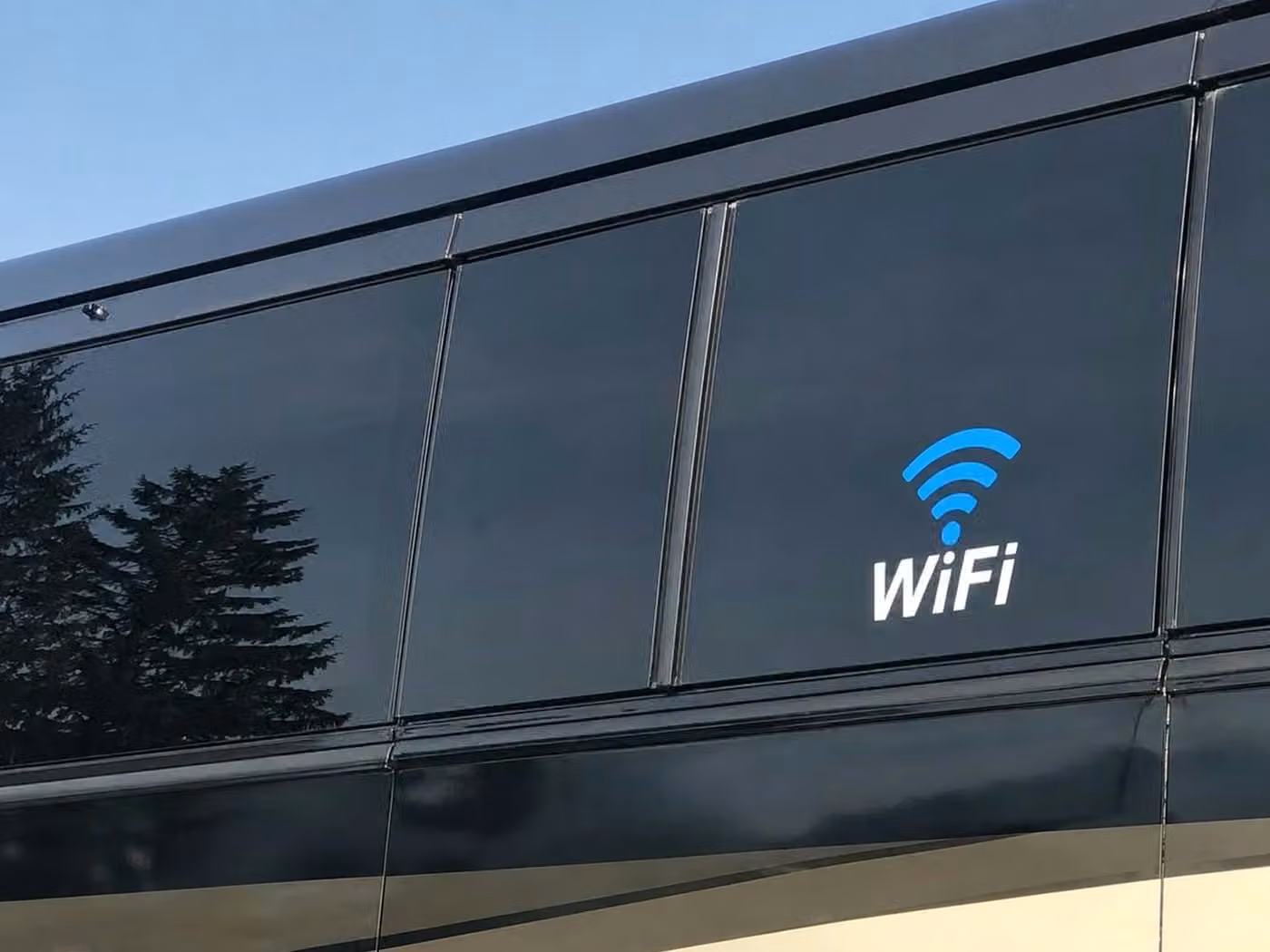 cedar falls 30 passenger minibus wifi