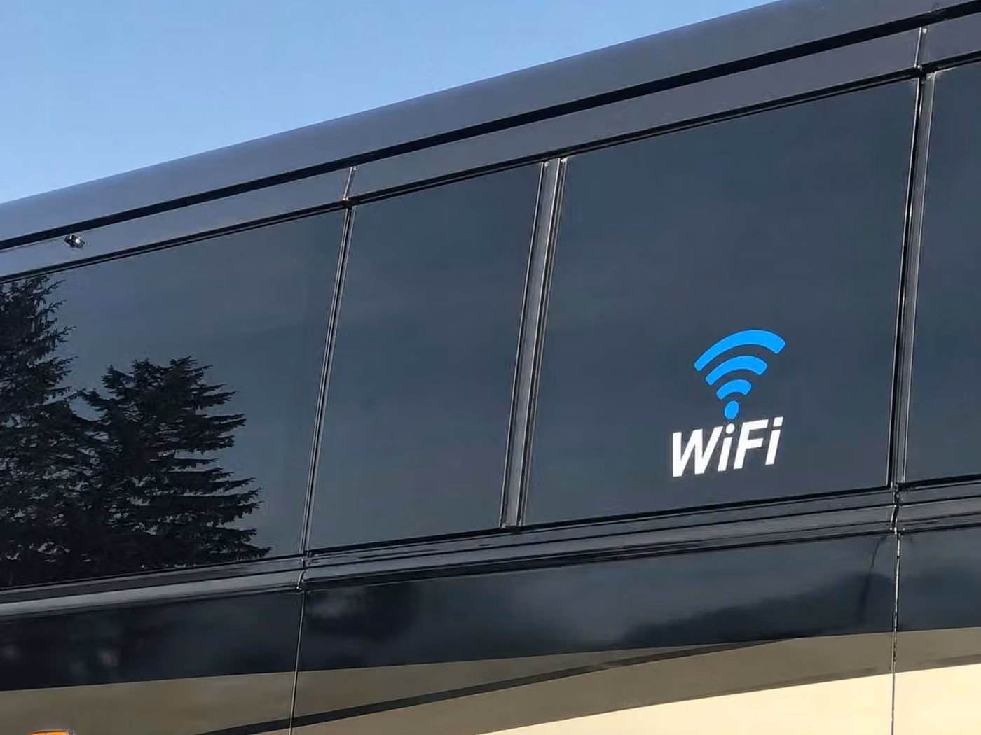 cedar falls 56 passenger charter bus wifi
