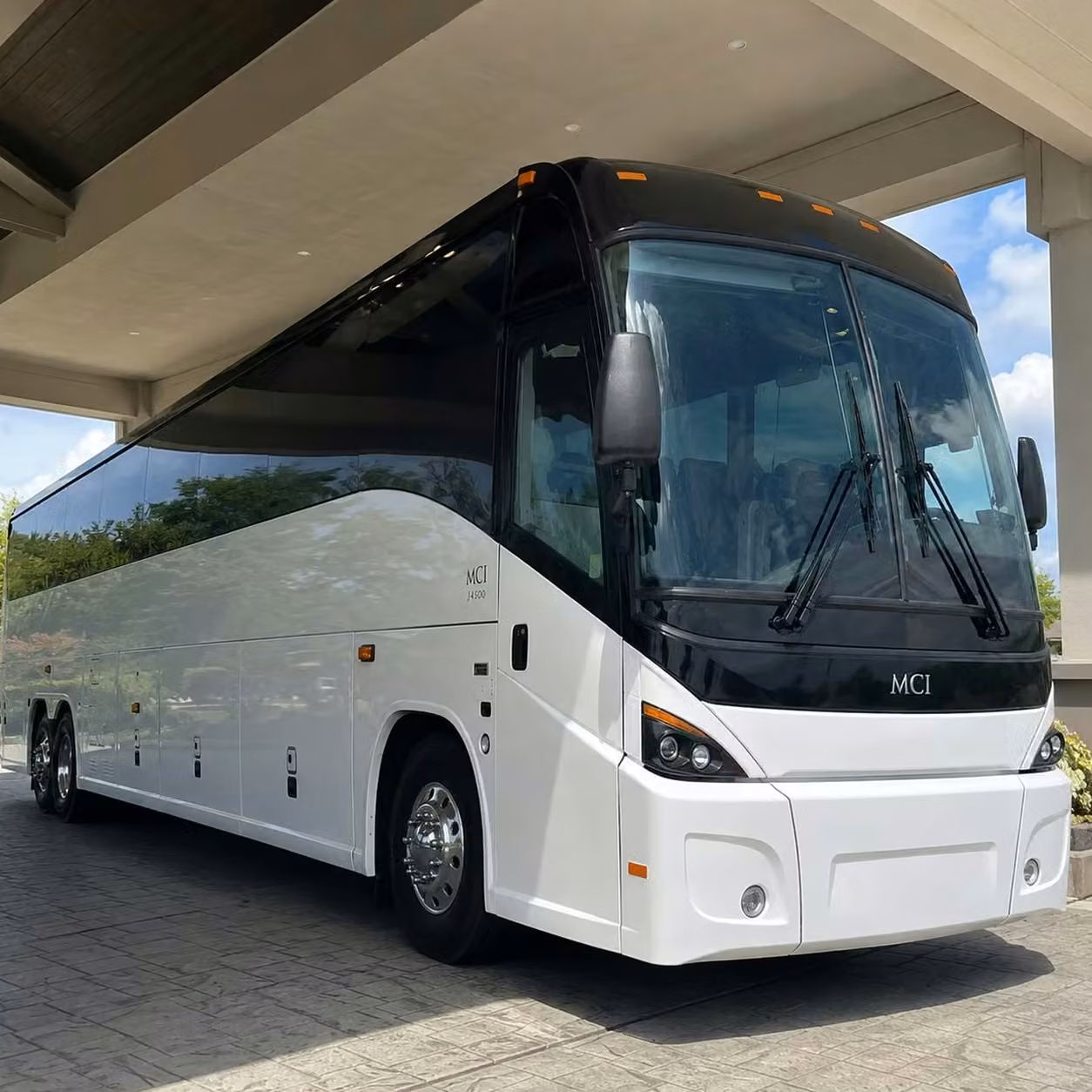 cedar falls ada accessible government and military charter buses in cedar falls