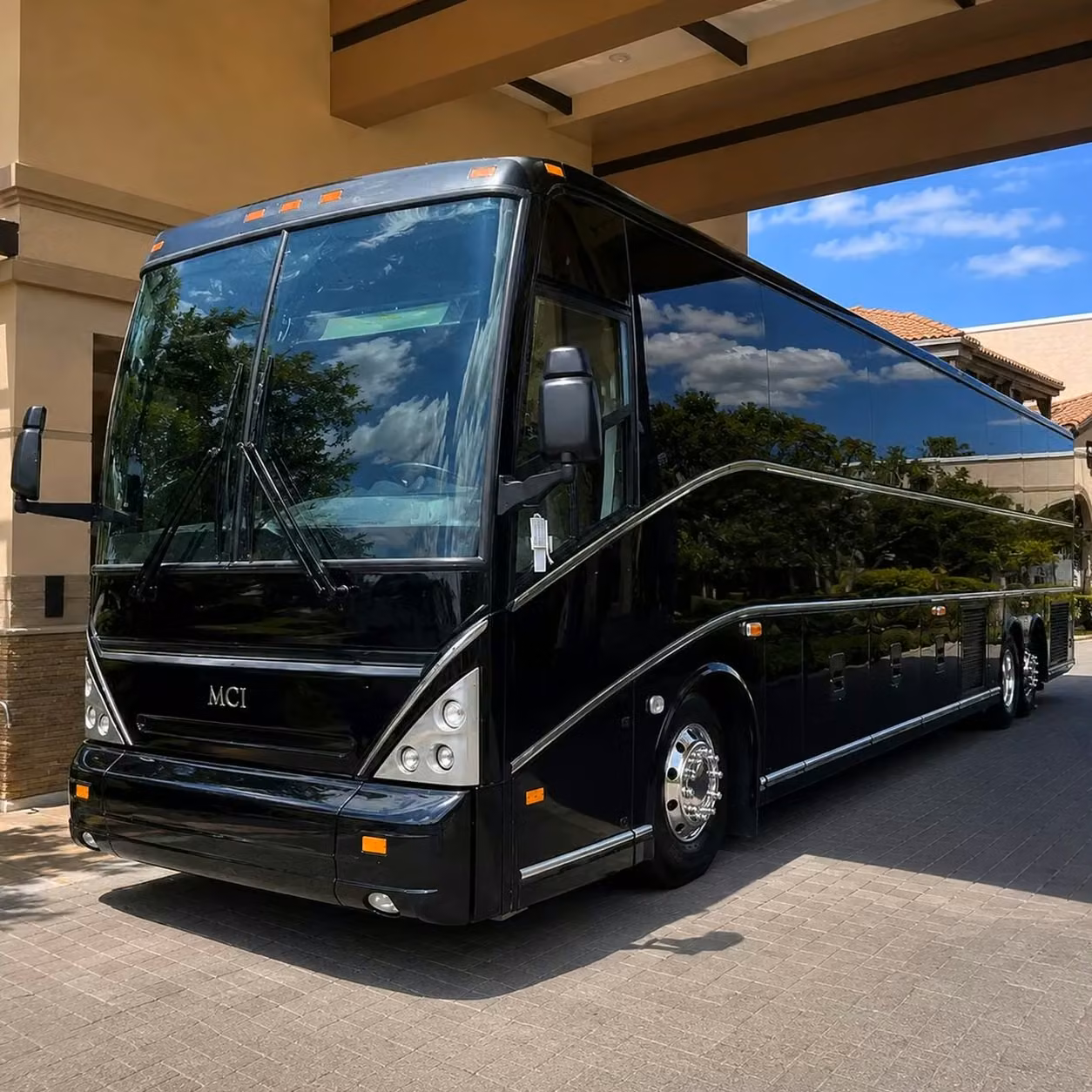 cedar falls bus rentals for private history tours